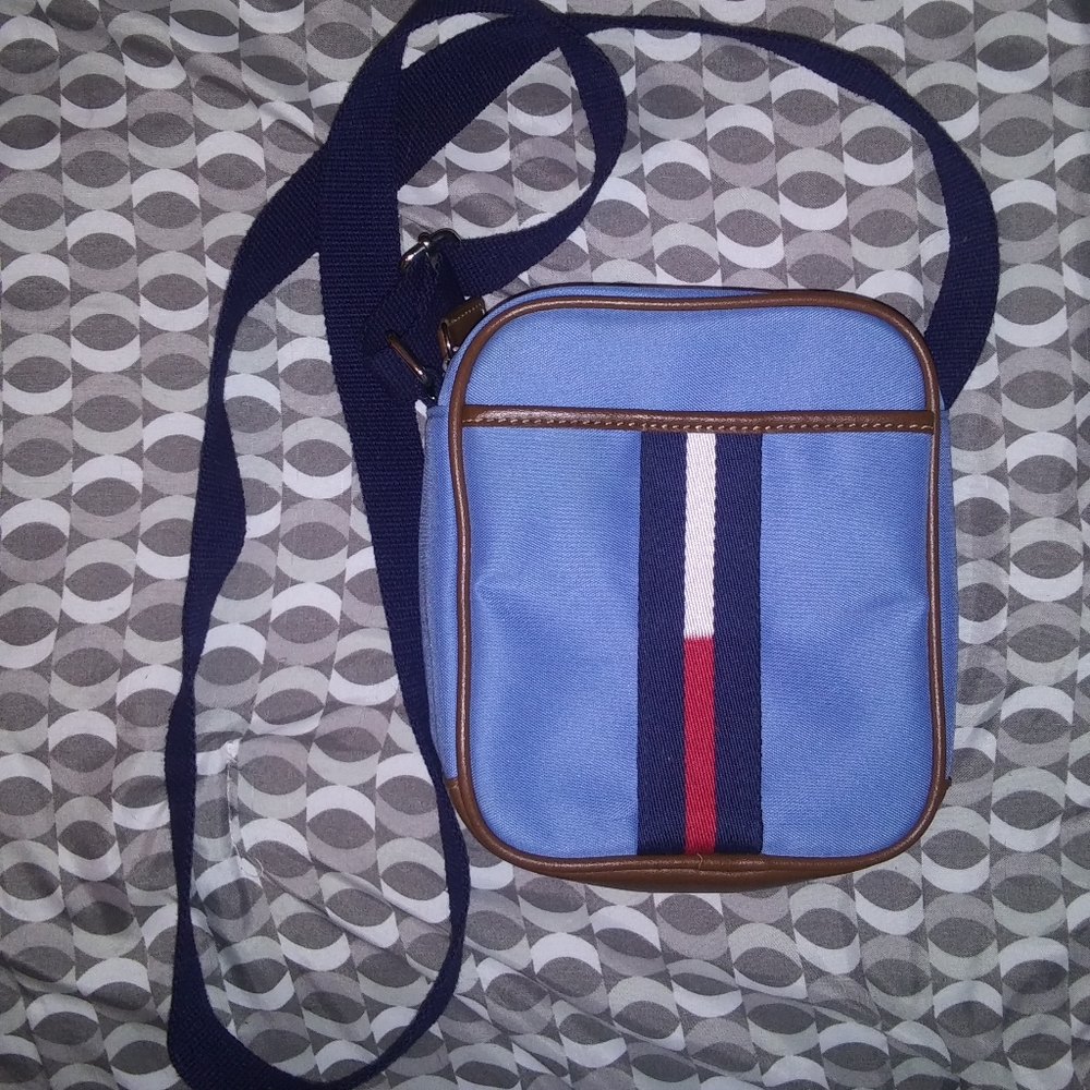 Cute Tommy Hilfiger purse
